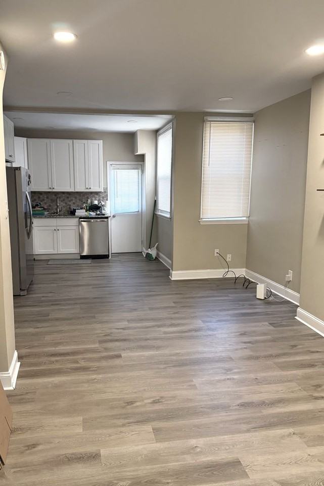 2614 Ingersoll St - Photo 5 of 29