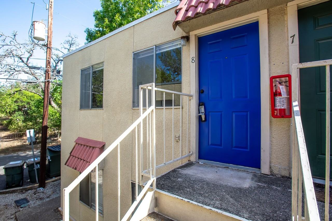 Chestnut Place Apartments - Photo 3 of 12
