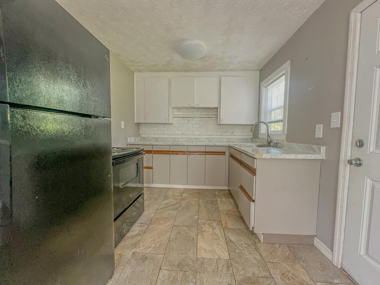 804 E Cranford Ave #1 - Photo 5 of 18
