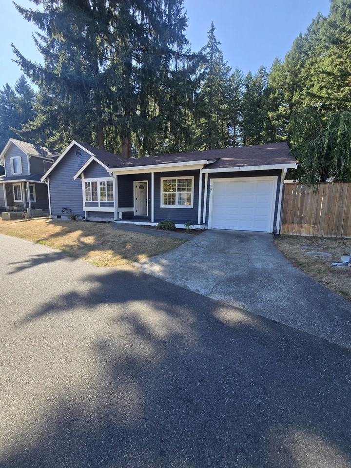 581 Malibu Dr Se #1 - Photo 2 of 27