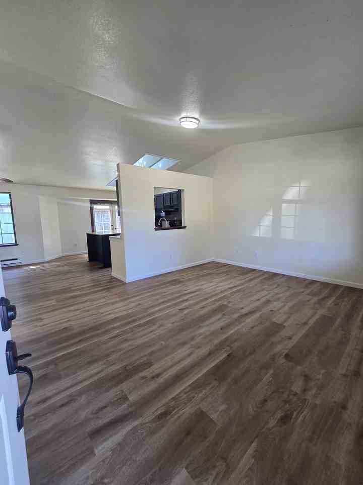 581 Malibu Dr Se #1 - Photo 4 of 27
