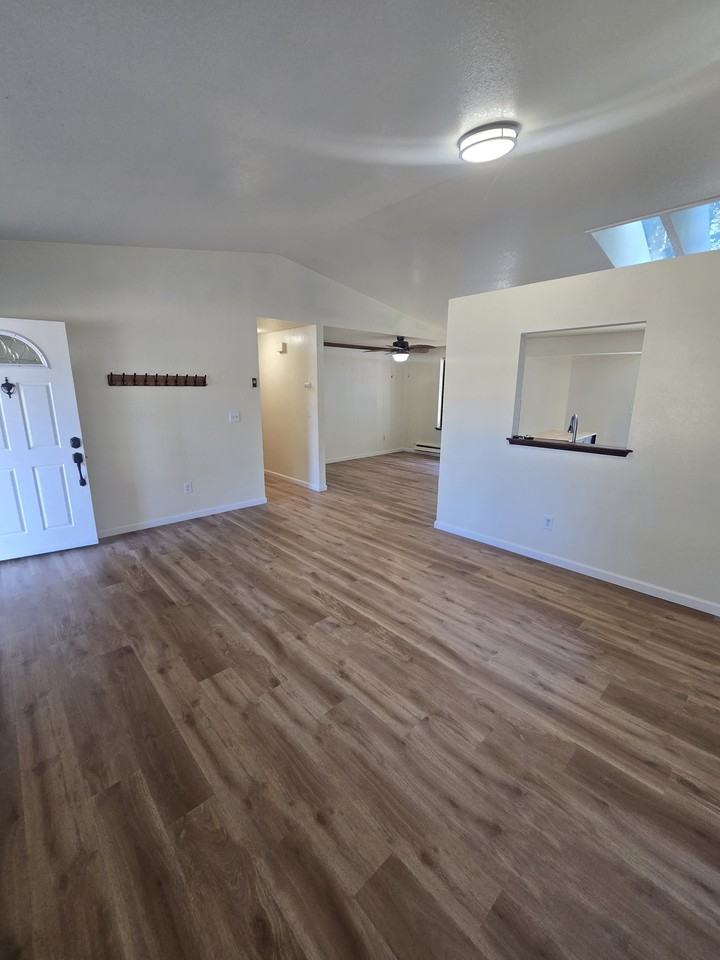 581 Malibu Dr Se #1 - Photo 5 of 27