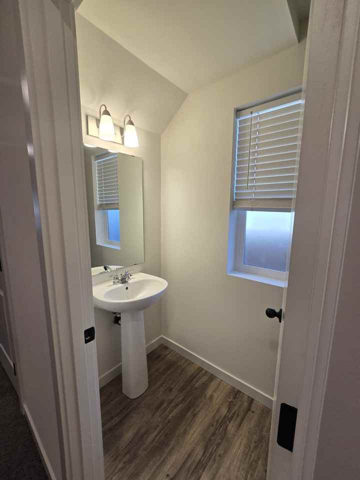 903 Vine Maple St Se #1 - Photo 4 of 35