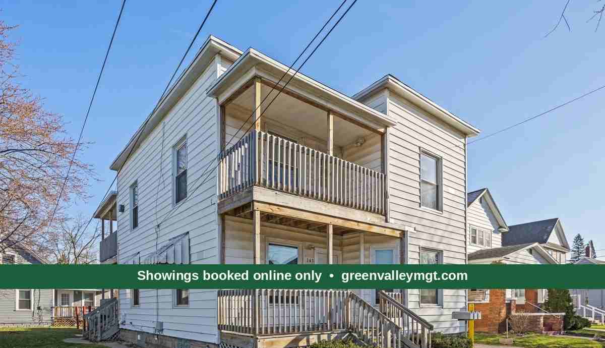 743 Crosby St Nw #2 - Photo 2 of 21