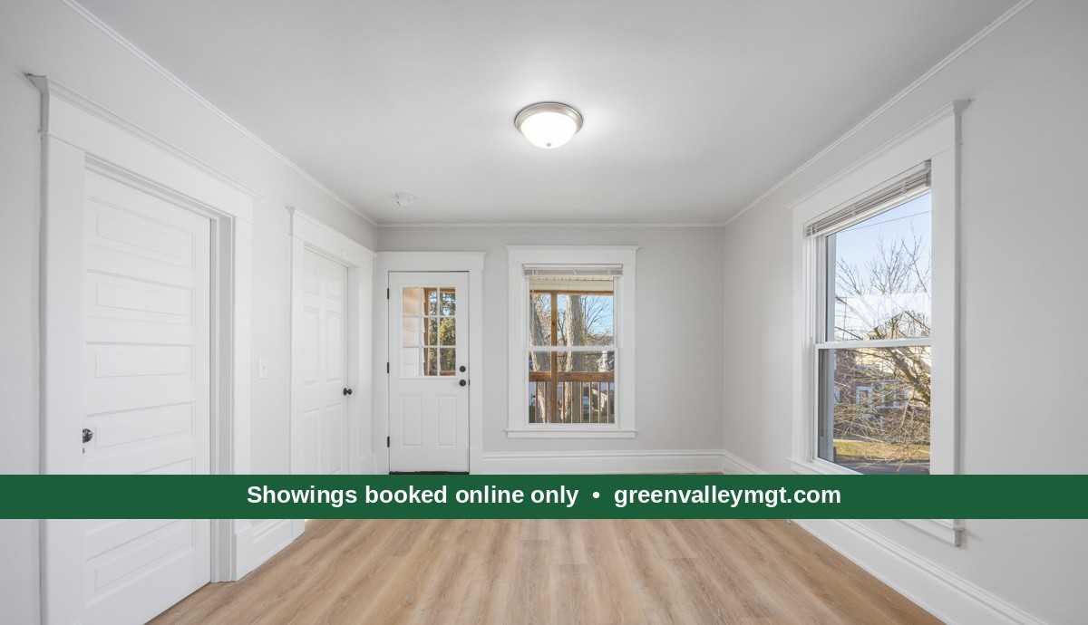 743 Crosby St Nw #2 - Photo 3 of 21