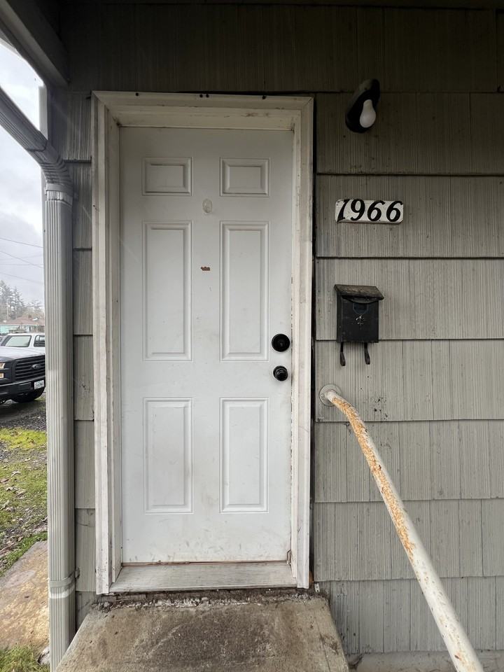 1960 Yew St Se #1966 - Photo 4 of 19