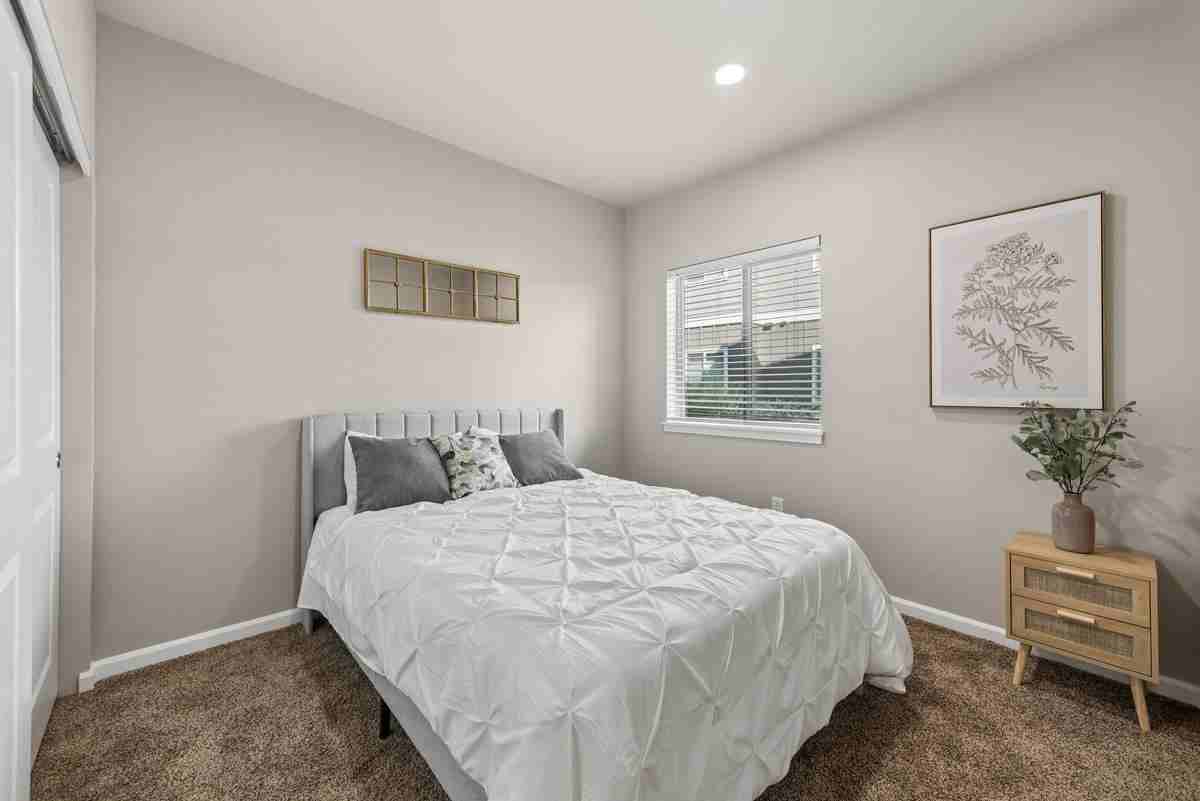 4040 Hayesville Dr Ne - Photo 4 of 18