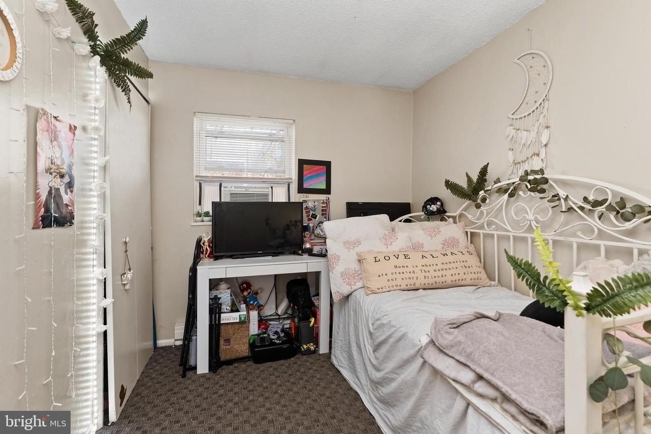 1153 Belvedere St #1 - Photo 4 of 21