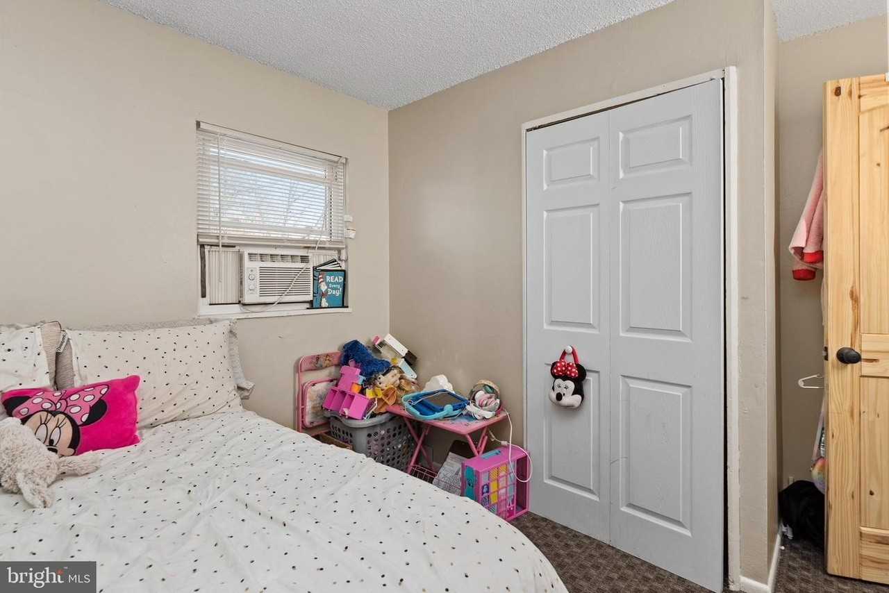 1153 Belvedere St #1 - Photo 6 of 21