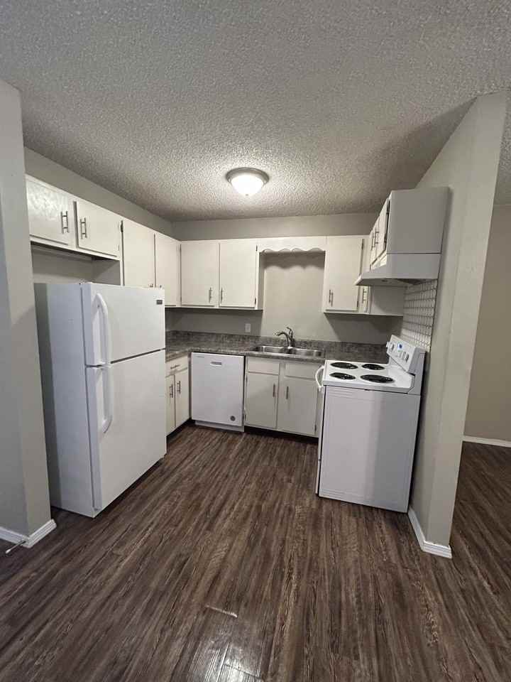 221 Brooke Lynn Dr #B - Photo 2 of 9