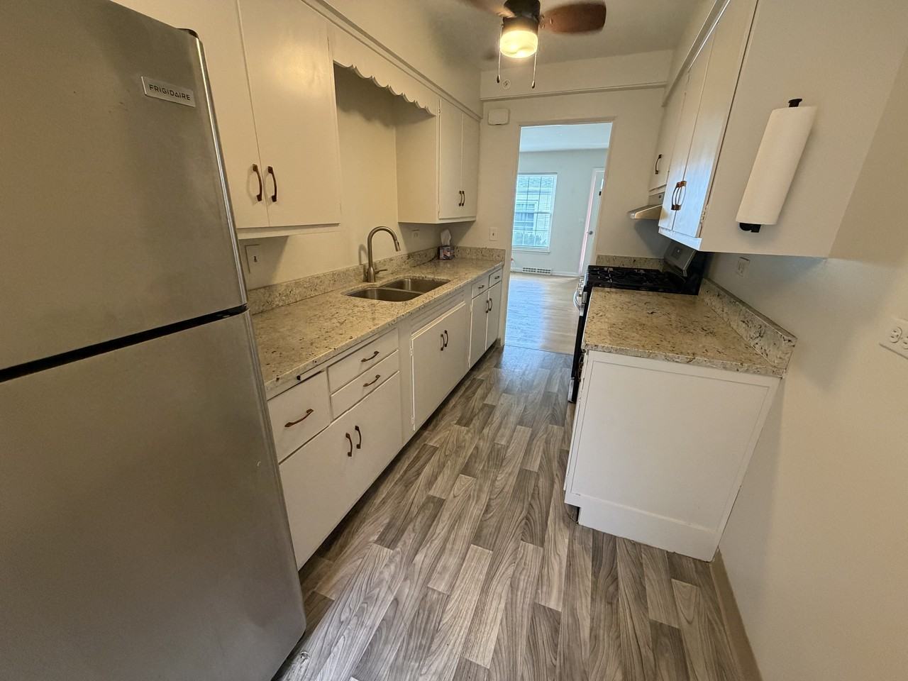 35 E North Ave #35-1 - Photo 3 of 12