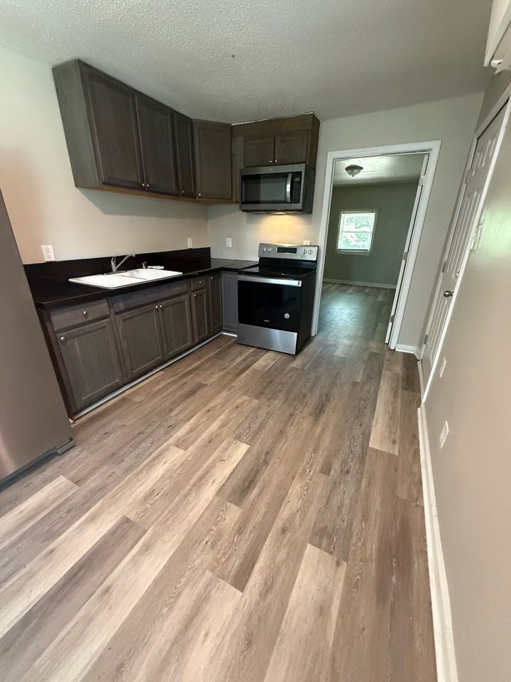 306 Bell St #B - Photo 3 of 5