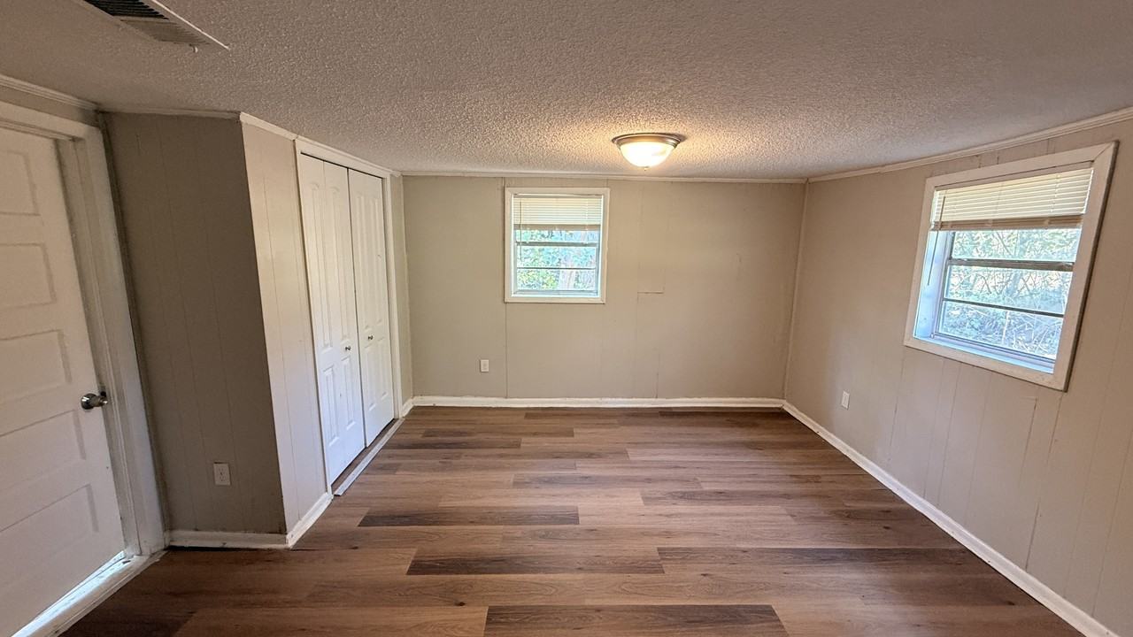 7436 Canada Ave #1 - Photo 4 of 8