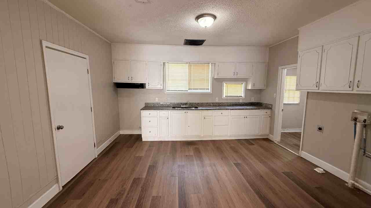 7436 Canada Ave #1 - Photo 5 of 8