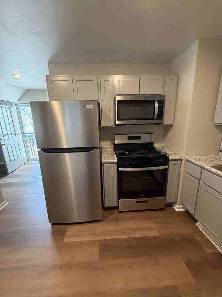 111 E 9th St #1 - Photo 7 of 15