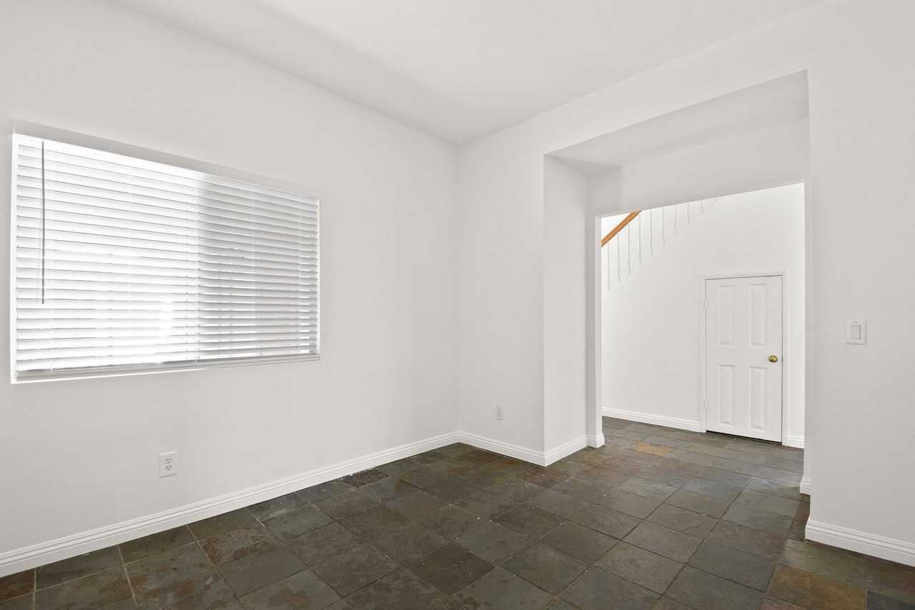 1253 Taft Ln - Photo 4 of 17