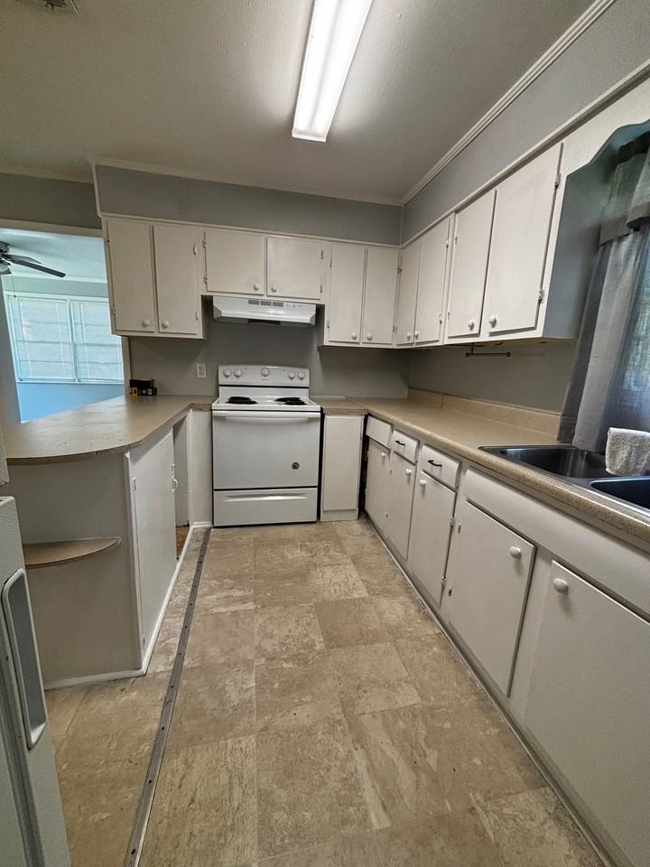 773 Shuman St #1 - Photo 4 of 12