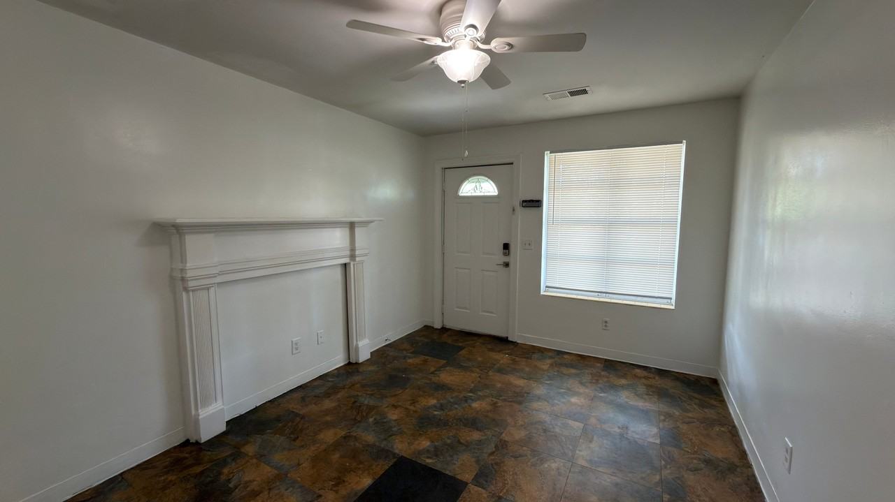 1635 Memminger AvenueUnit B #B - Photo 4 of 20