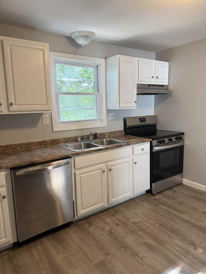 104 Choate StreetUnit 5 #5 - Photo 4 of 11