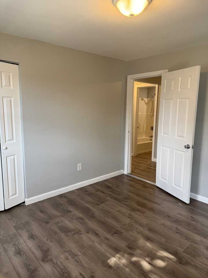 104 Choate StreetUnit 5 #5 - Photo 7 of 11