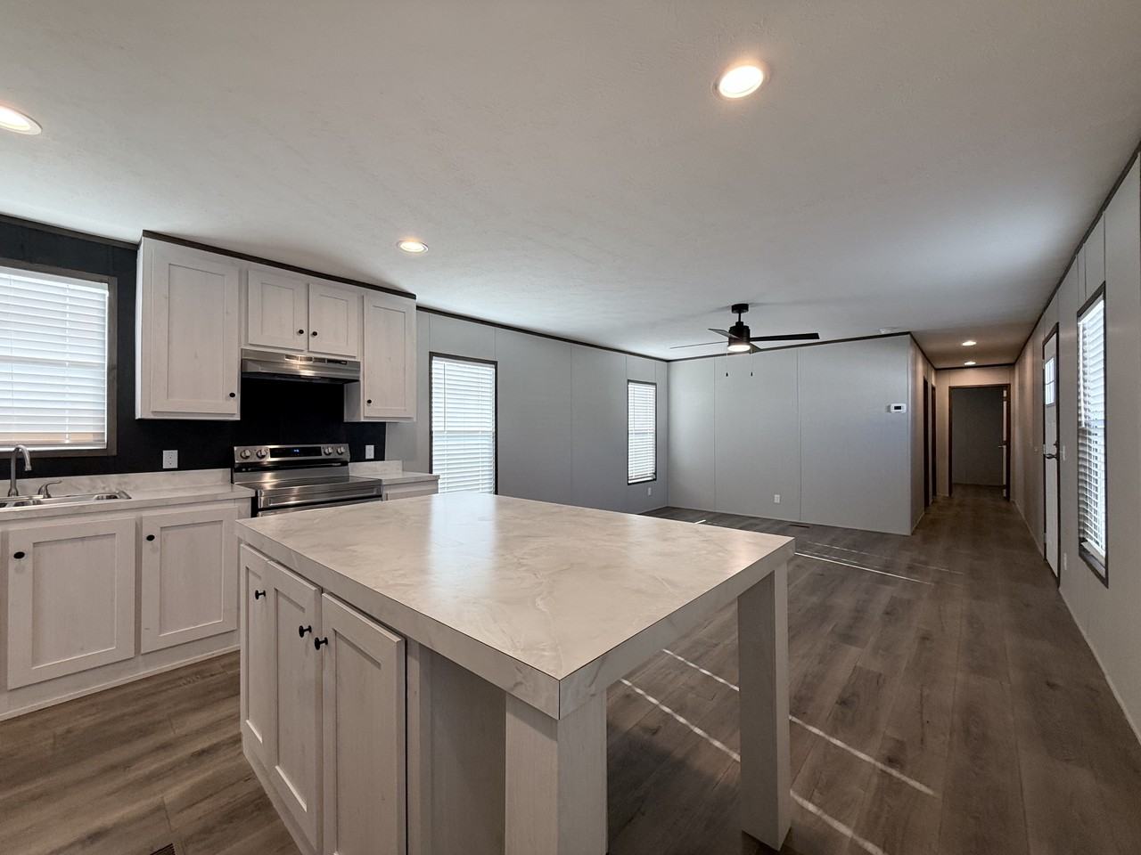 127 Paramont Dr - Photo 2 of 27