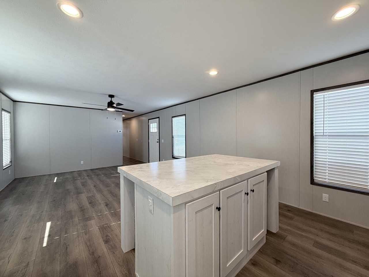 127 Paramont Dr - Photo 5 of 27