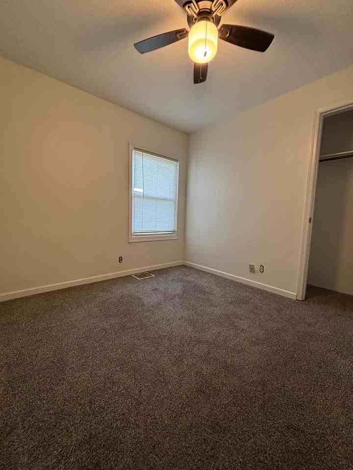 103 Brookside Dr - Photo 4 of 17