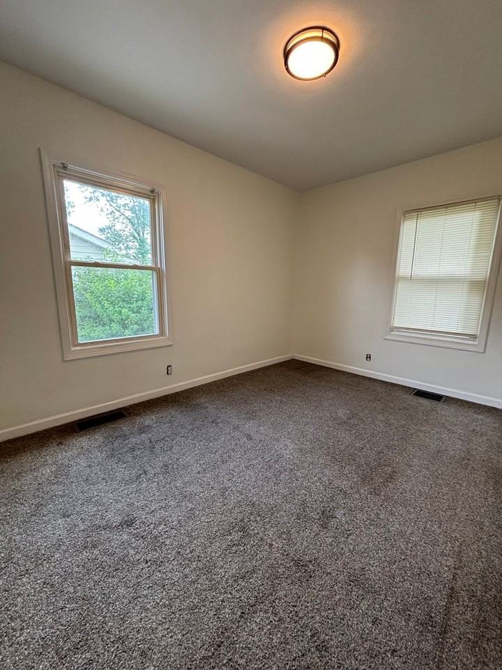 103 Brookside Dr - Photo 7 of 17