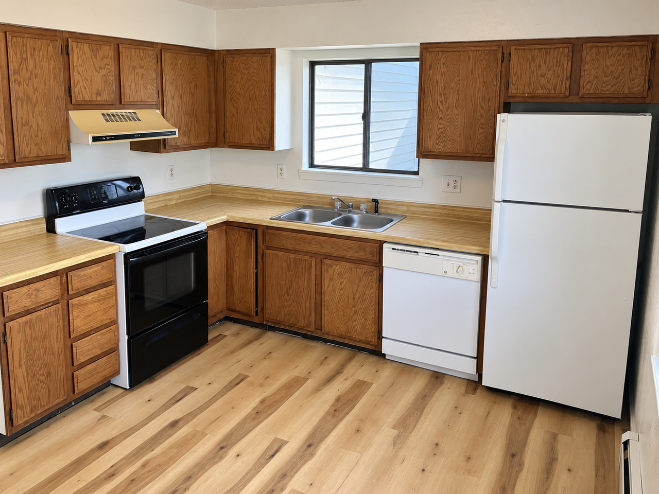 910 Iowa Ave. - Photo 3 of 10
