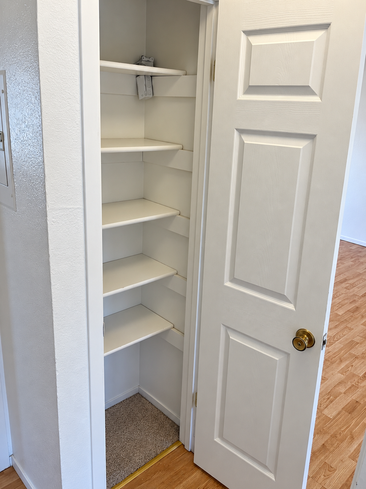 910 Iowa Ave. - Photo 4 of 10