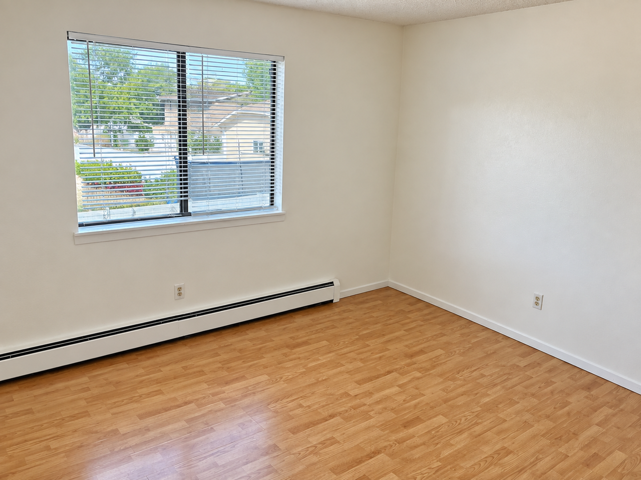 910 Iowa Ave. - Photo 7 of 10