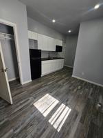featured image of 427 W Queen Ln