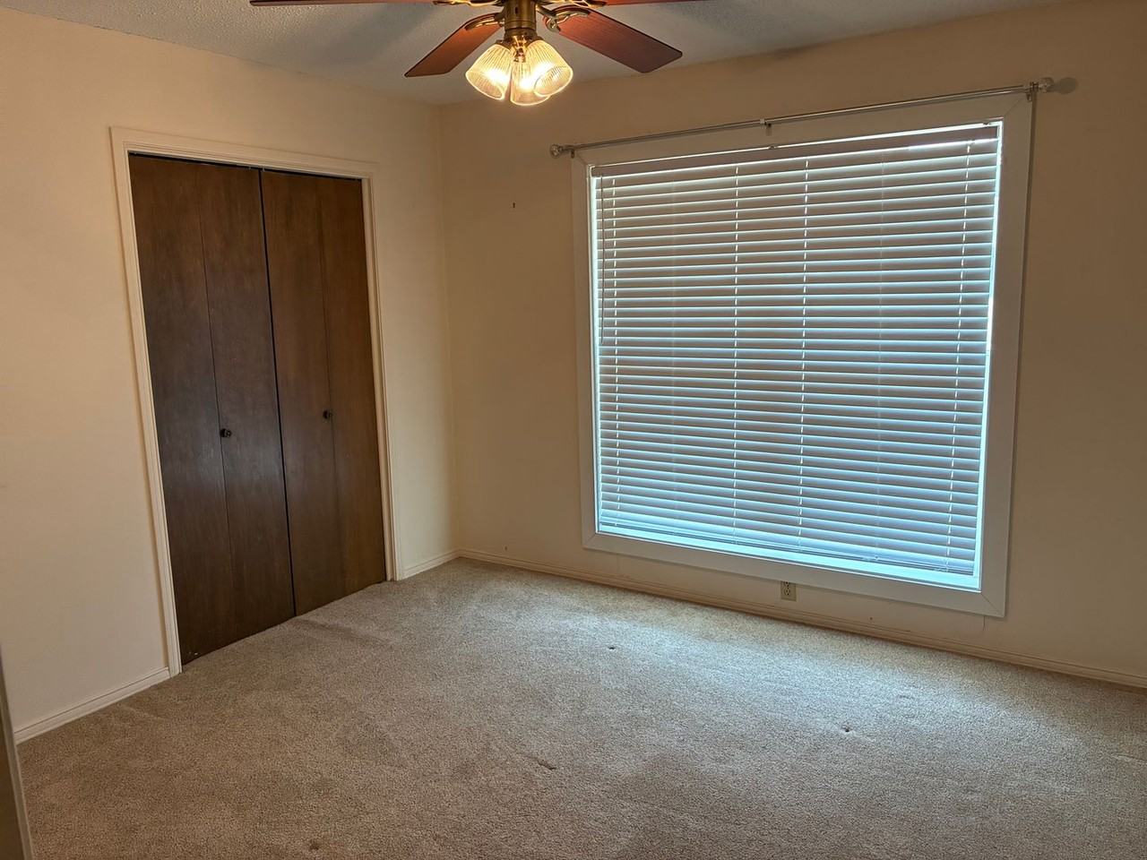 415 Rosewood St - Photo 7 of 17