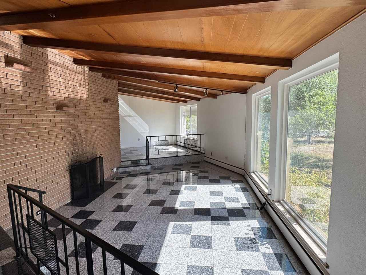 1965 Grape Ave - Photo 6 of 31