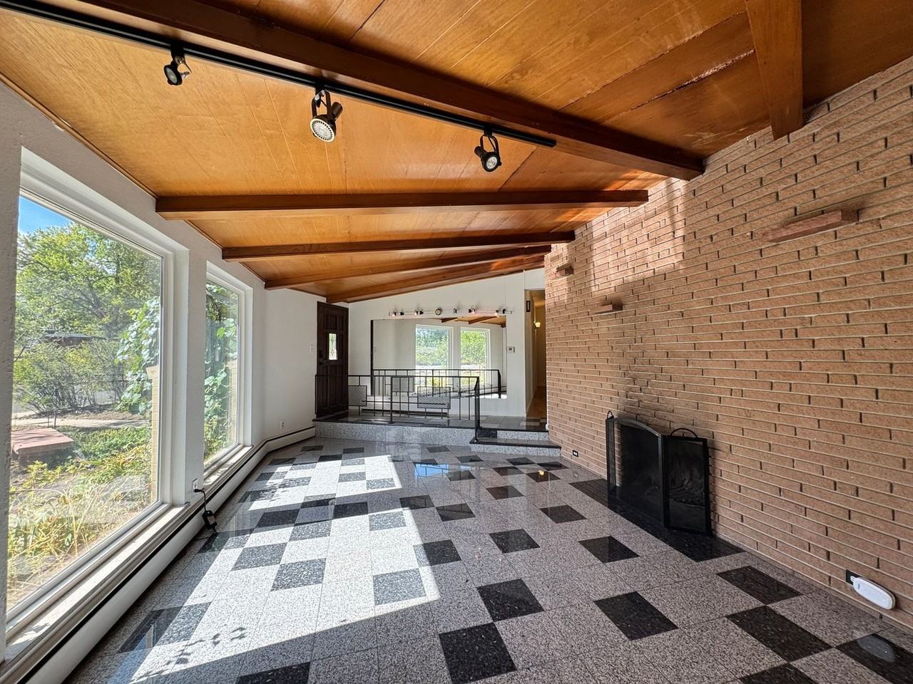 1965 Grape Ave - Photo 7 of 31