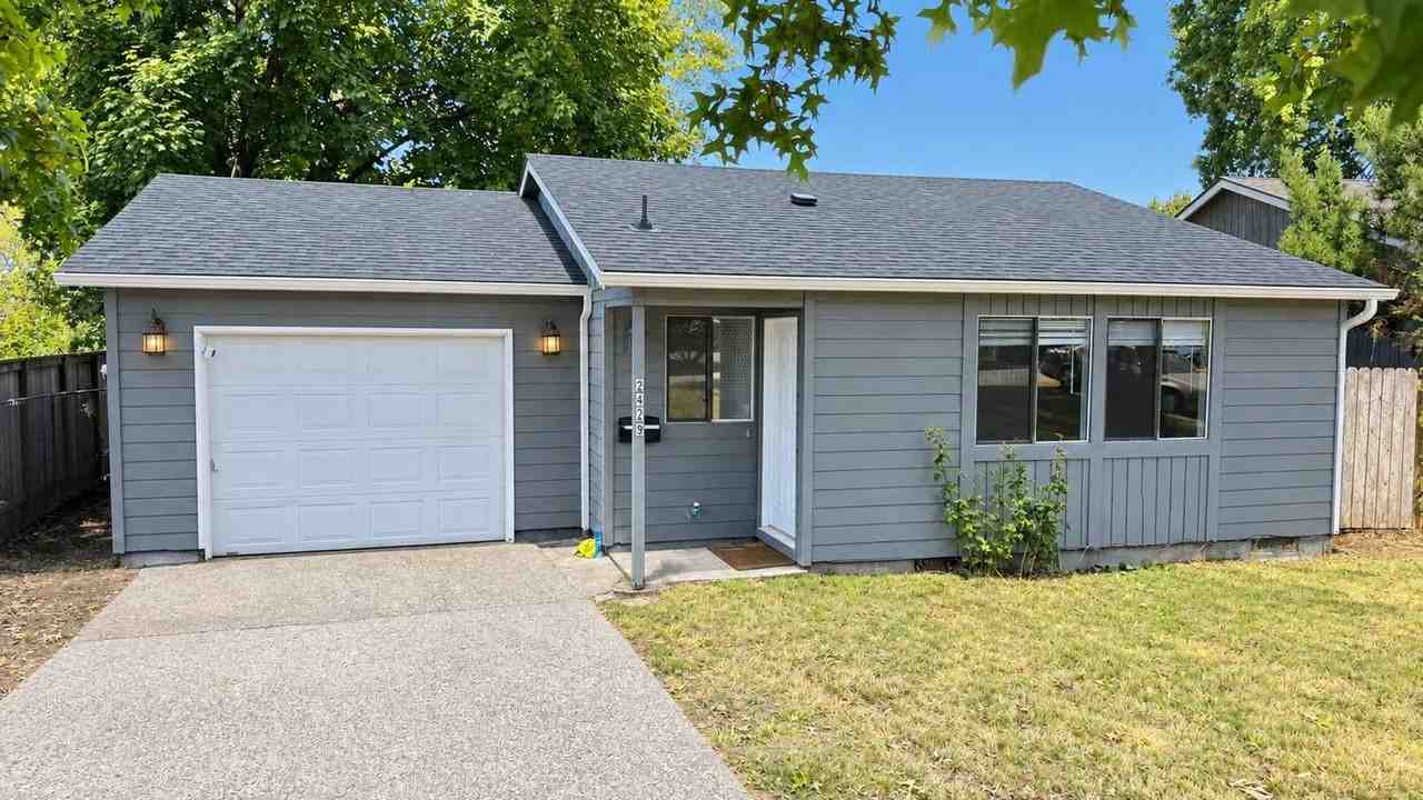 2429 Ne Saratoga St - Photo 2 of 36