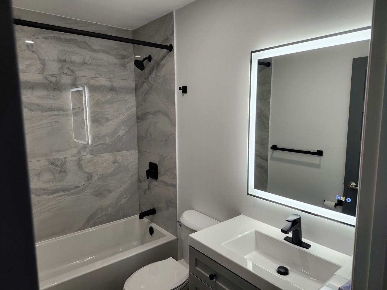 396 Marguerite Avenue - Photo 5 of 7