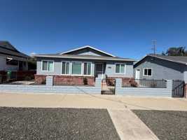 featured image of 205 N 1st St