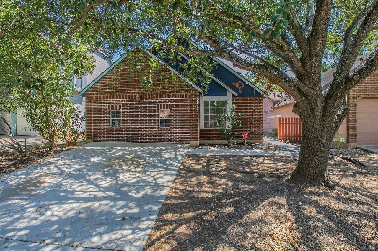 3662 Candlehead Ln - Photo 2 of 26