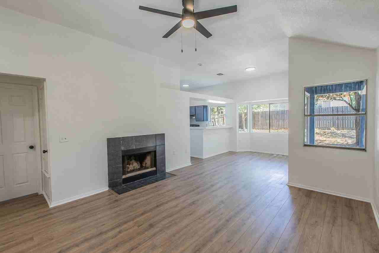 3662 Candlehead Ln - Photo 3 of 26