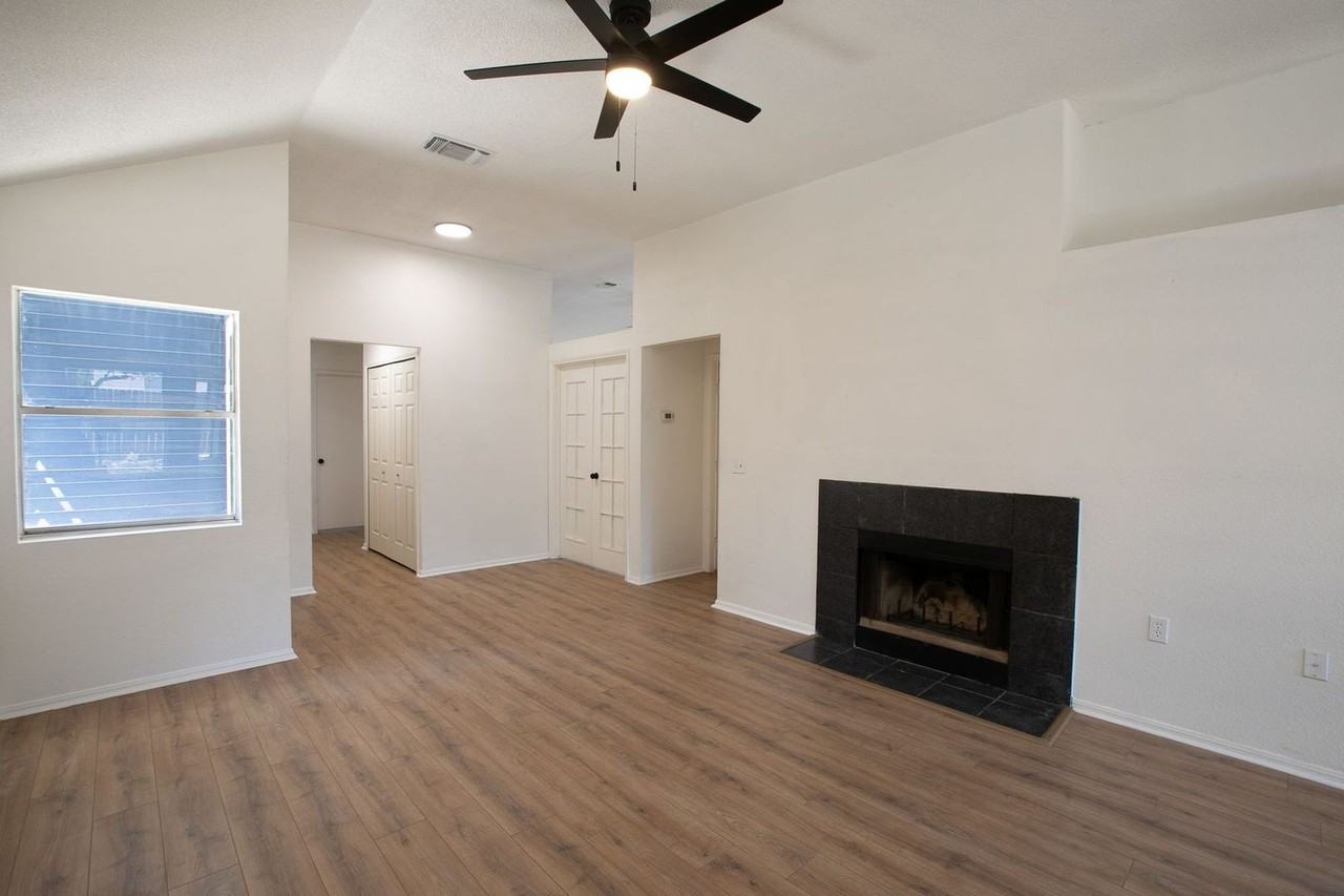 3662 Candlehead Ln - Photo 5 of 26