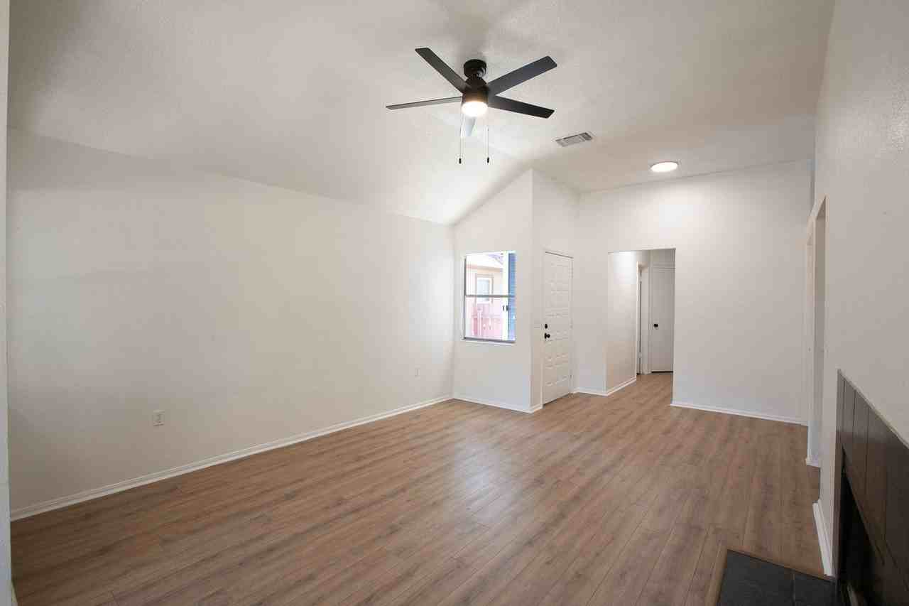 3662 Candlehead Ln - Photo 6 of 26