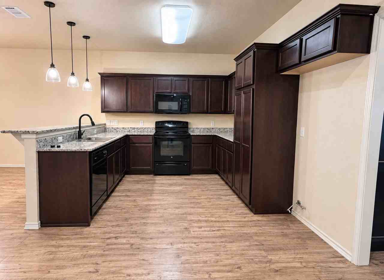 3205 113th St - Photo 4 of 14