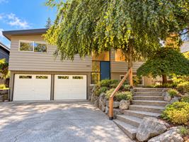 featured image of 6033 Ne 61st St