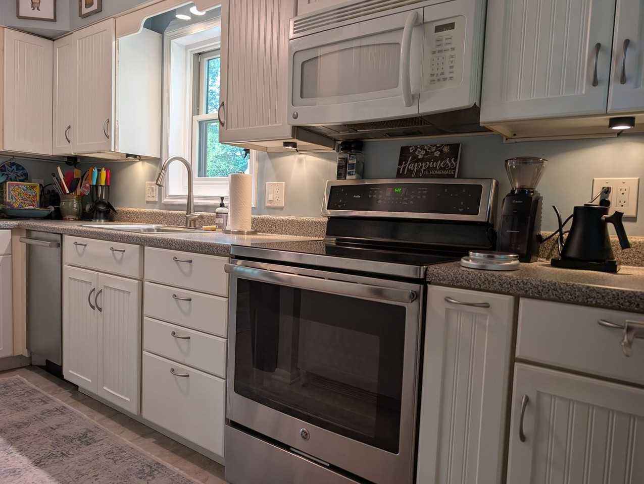 1009 Circle Dr - Photo 5 of 22