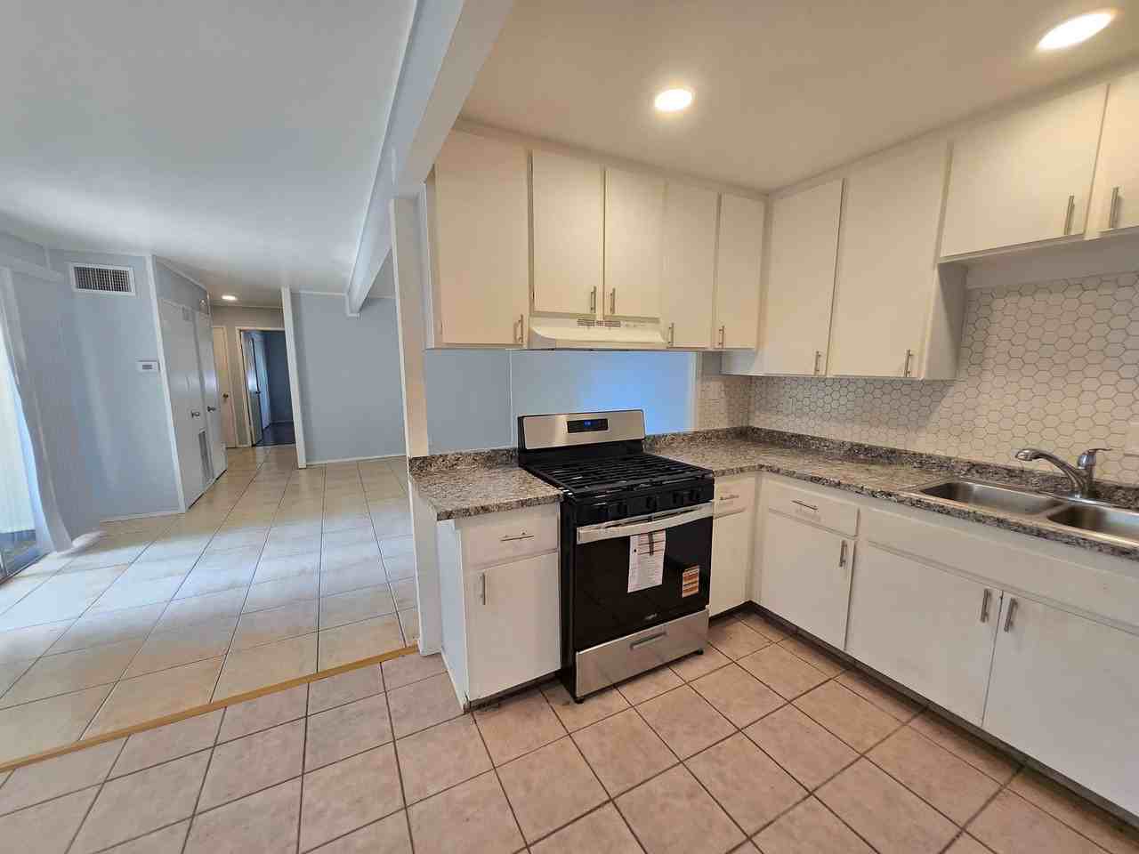709 Adeline Pl - Photo 7 of 17