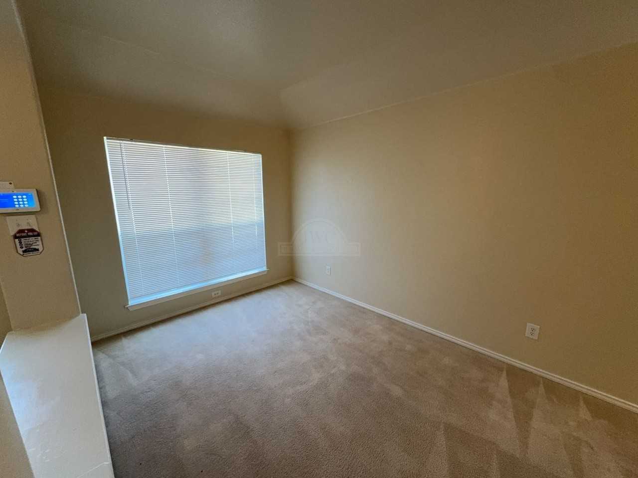 5302 Jitterbug Ct - Photo 4 of 29