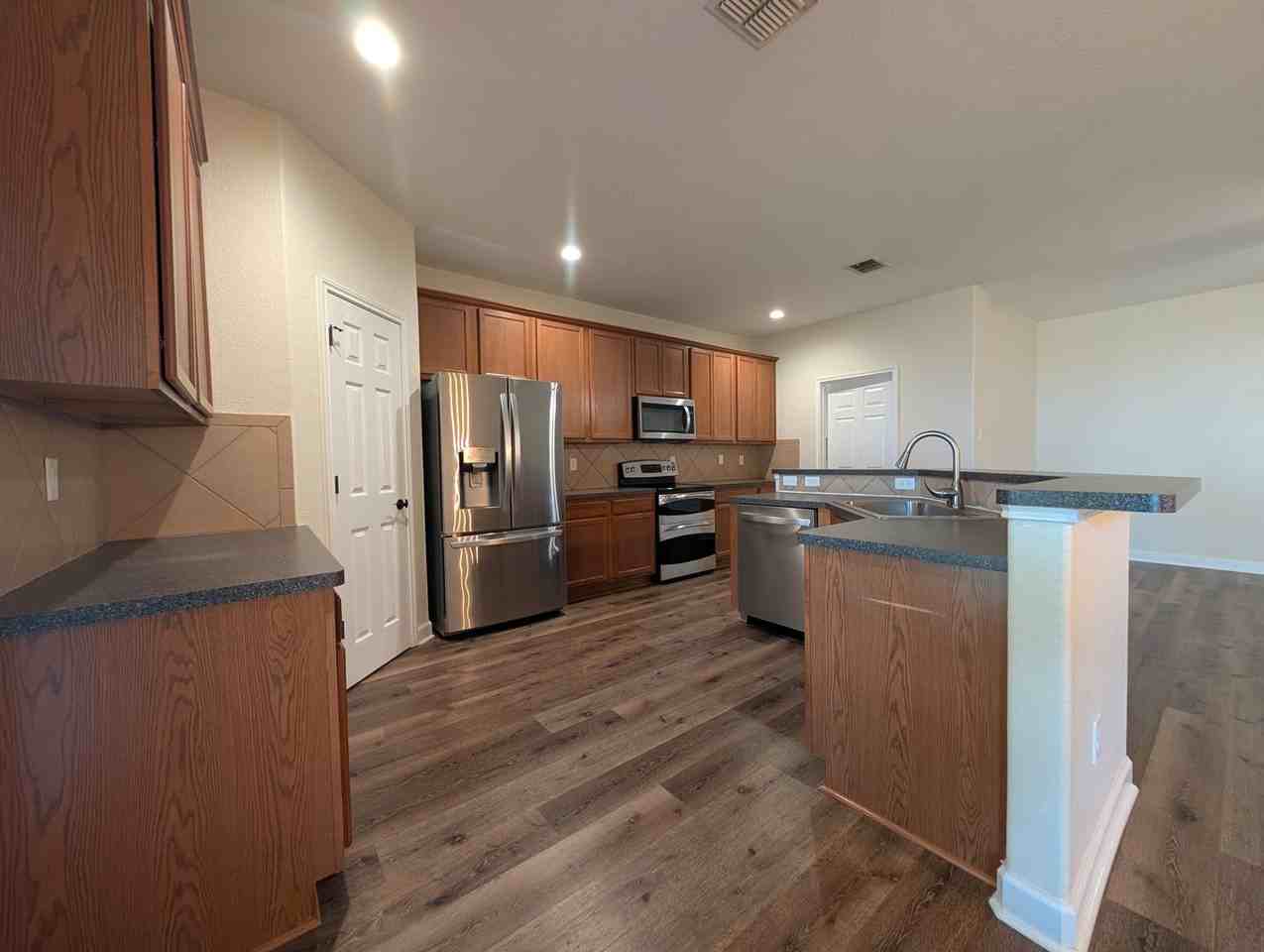 349 Placid Mdw - Photo 4 of 47