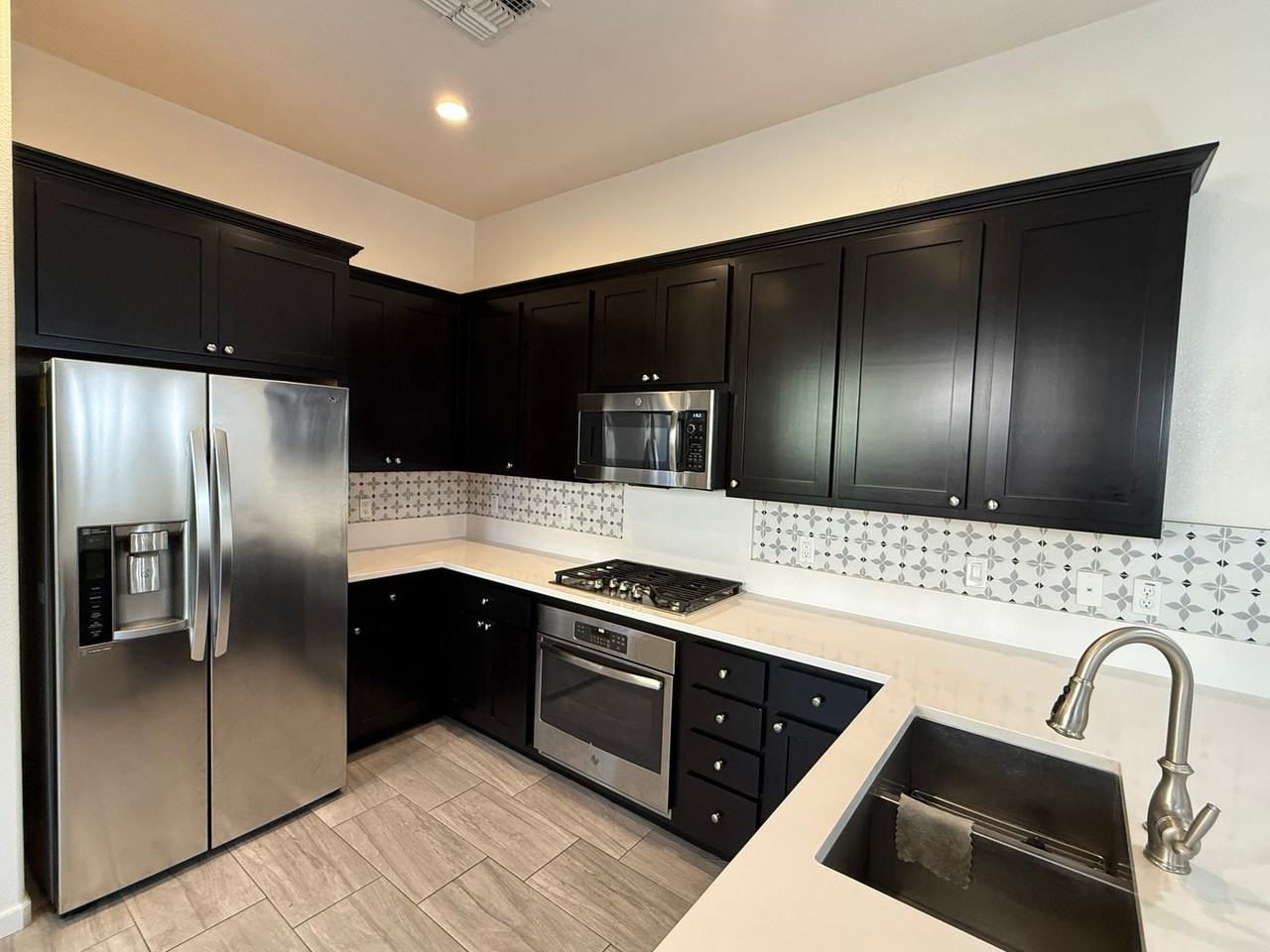 4472 Adriatic Sea Way - Photo 7 of 32