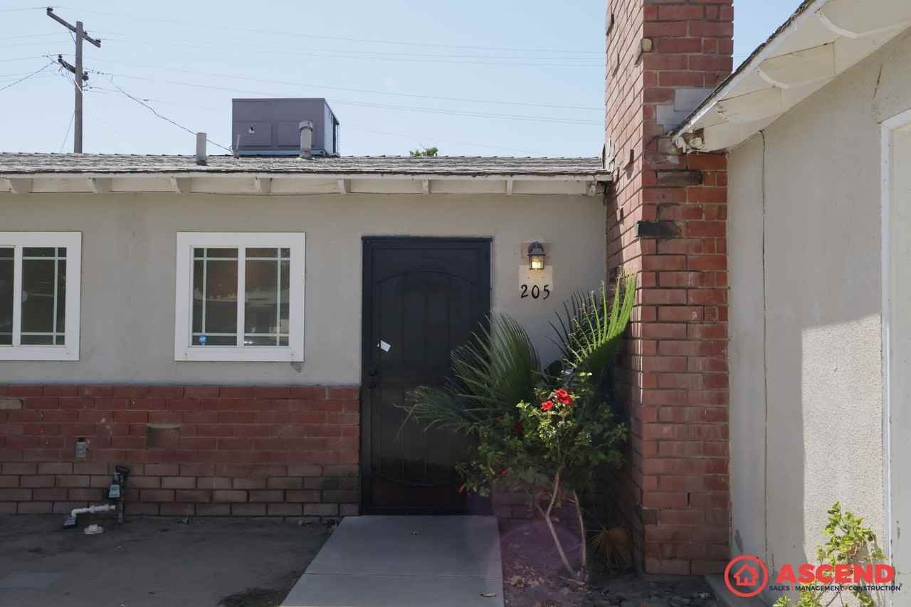 205 Yukon Ave - Photo 2 of 13
